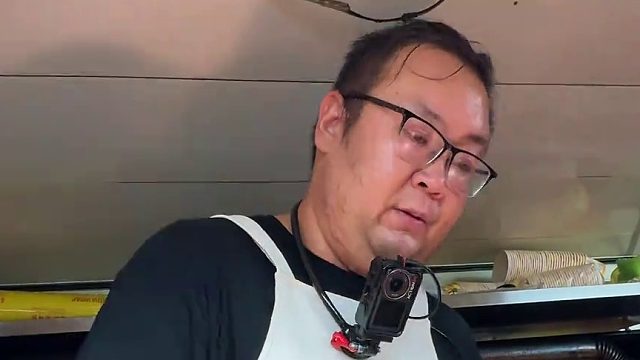 90后医生下班开着宝马去摆摊之能不能看一下片子