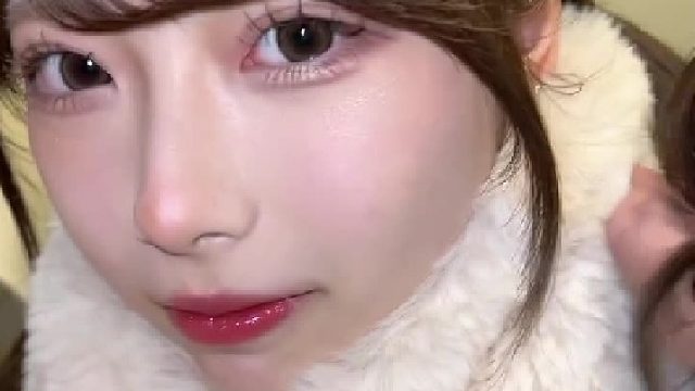 毛绒围巾少女冬日穿搭