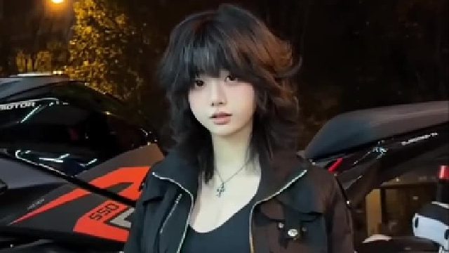 指尖轻轻撩，软萌感漫满整个镜头啦～