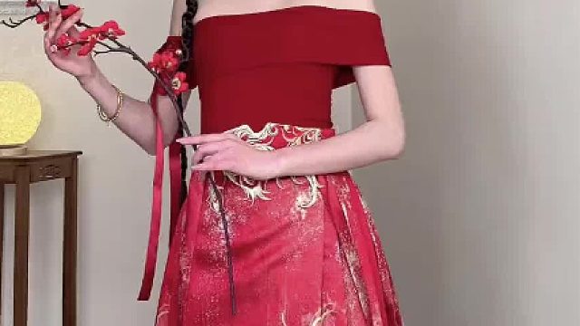 姐妹们看看这条红色马面裙订婚合不合适！