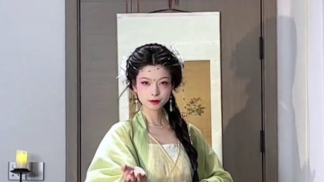 今天是药修师姐