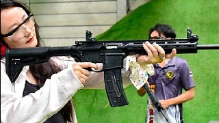 中國人練槍終于知道我國為什么要頒布禁槍令了