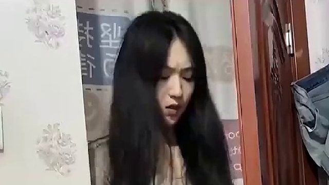 情侣间的社S瞬间 1，这尴尬瞬间太逗了，男生永远这么淡定…