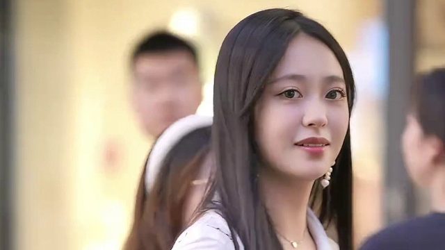 “自由的风在森林里捉迷藏”