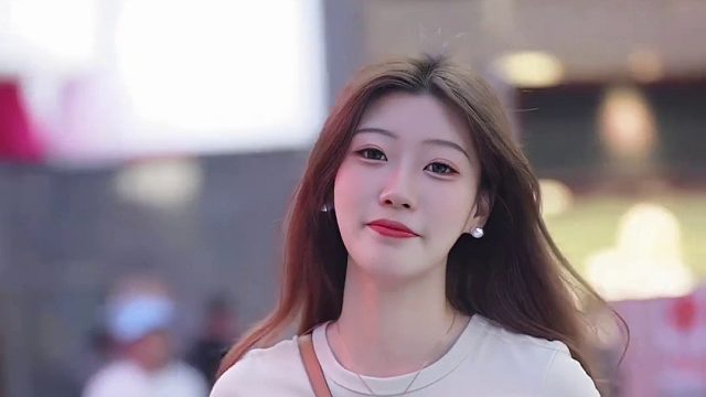 “请靠近我和我的心”