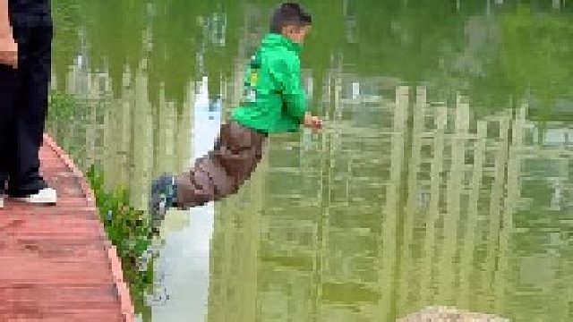 小时候的我跳远，长大后直接起飞？