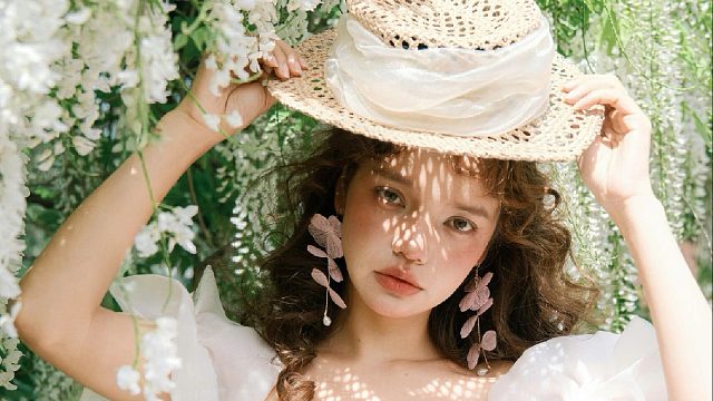 花神摄影解锁新花花啦！今天拍的是白色紫藤