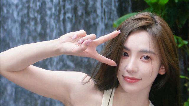 好美的水，好美的我。