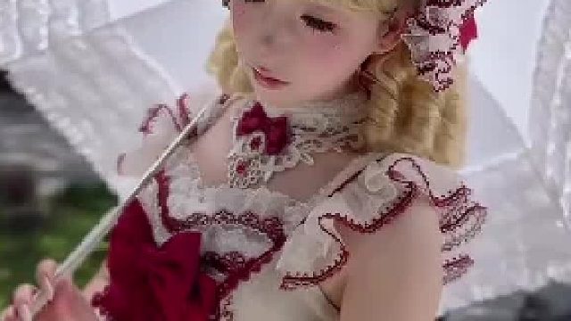 起猛了 看见洋娃娃走路了