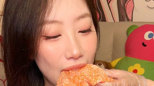 放假宅家一人爽吃美奶滋鱼籽三文鱼，爽!!