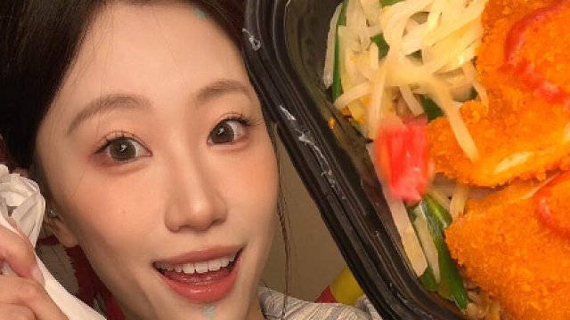 便利店新品大赏!!泰式咸法酪千层条!