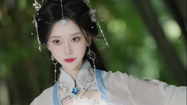 “师兄，你回来了。”