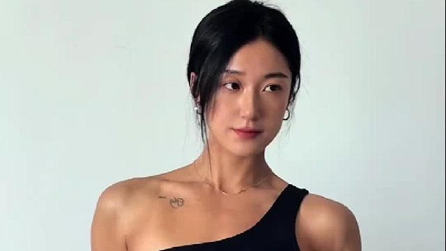 我们女生有肌肉很正常