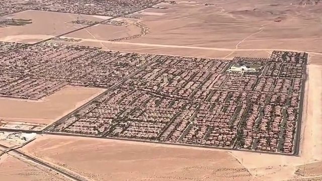 当你亲眼见到地理课本上的《拉斯维加斯》 你才真正明白为什么人们称它为“沙漠D城”