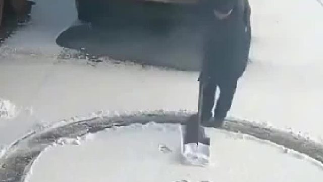 高手在民间，可以重新生成一个标题为“民间高手多如牛毛”。