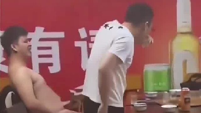 酒品看人品，能喝就喝，不能喝就不喝了，啥也不是。