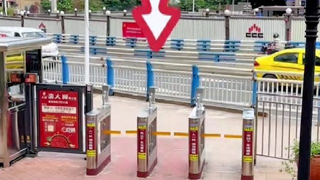 在重庆，从小区门口到自己家的路有多难走？看完这个视频你就知道了！