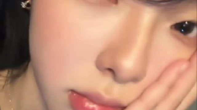 眉眼间的清甜，悄悄打动人心