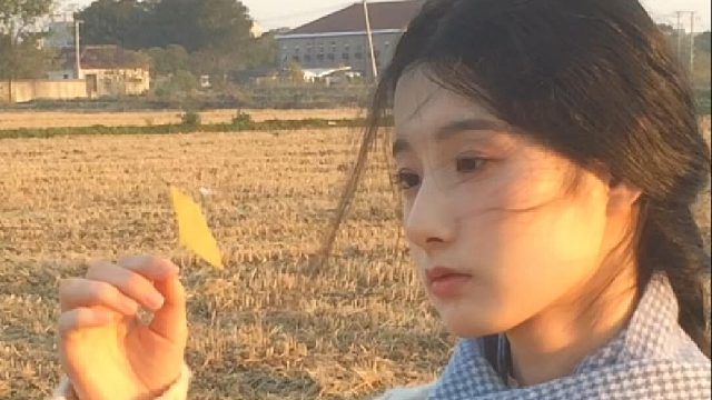 万物各有时令 爱也到了秋天