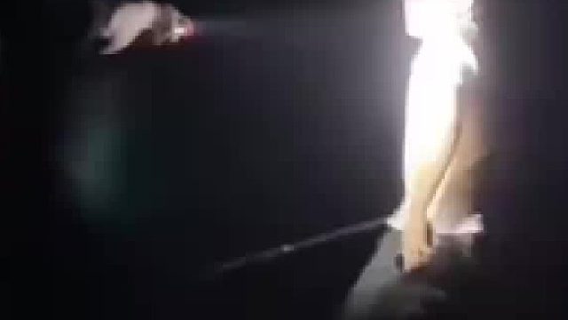 你最好拉着他点 再问下去他容易跳下去