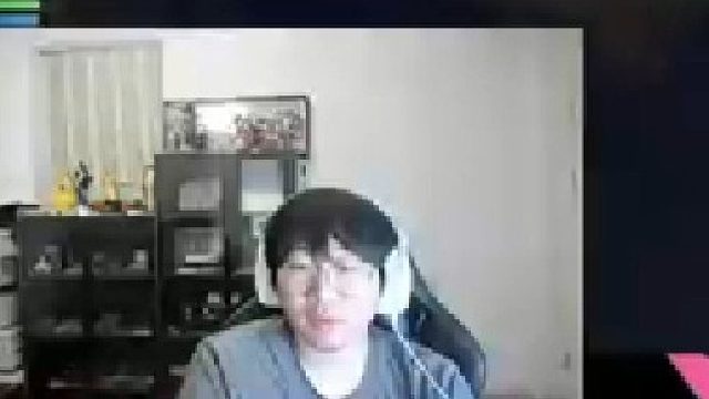 白色月牙和Ning隔空对战