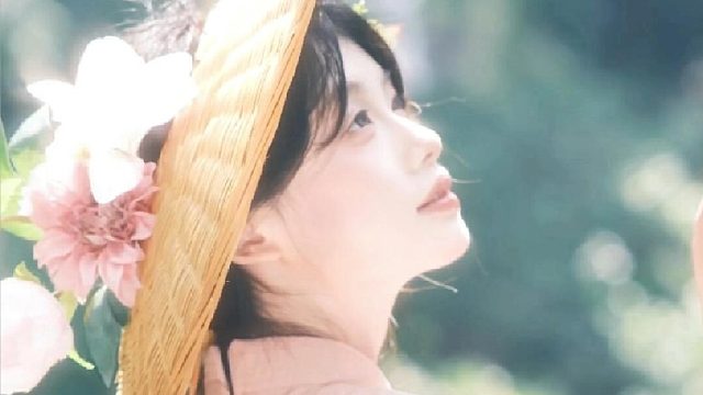 “她凝眸刹那，绚烂如富士直出之绝美光影…”