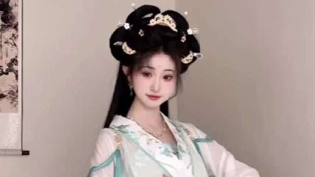 青鸾出世，衔信而归”