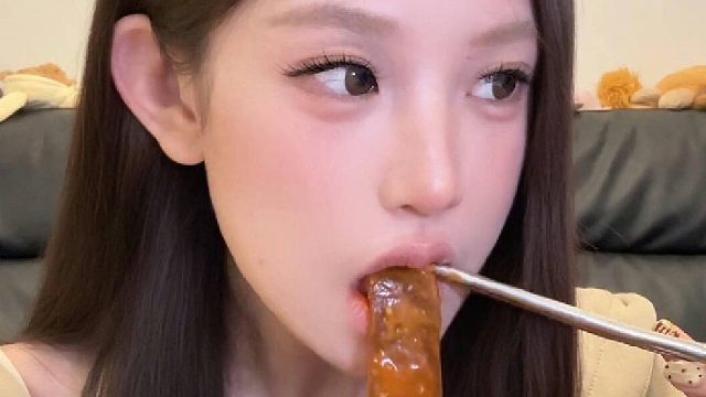 沉浸式之黏糊糊罗杰炒年糕，配菜都是加的我喜欢的～太香了！！