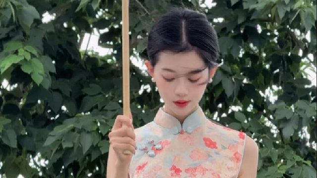 人间何所以，观风与月舒