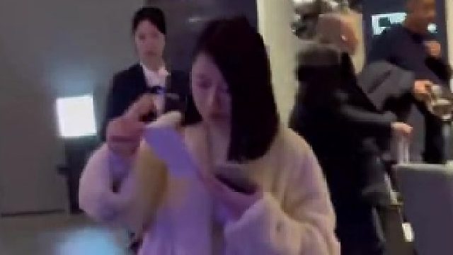 真整我 腼腆害羞内向社恐文静小女生