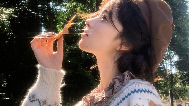 i人秋日拍照秘籍：发丝微光，小幅度美姿大赏