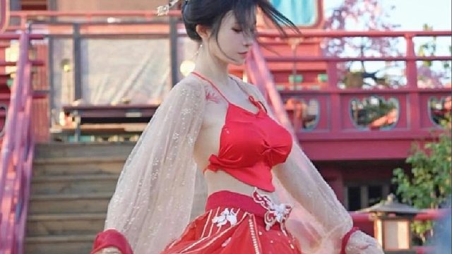 爱情如龙卷风般，来得迅猛又让人猝不及防