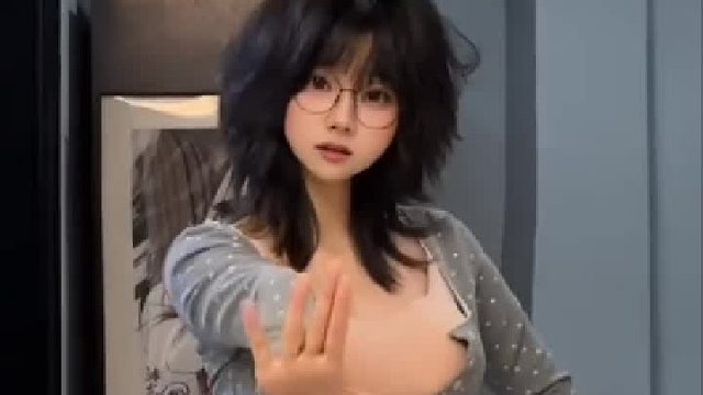 姿态轻轻晃，甜感直接戳中小心脏！