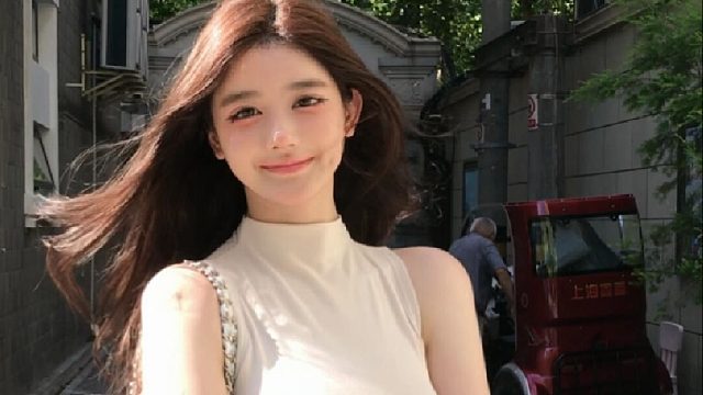 初次与你目光交汇的那一瞬间