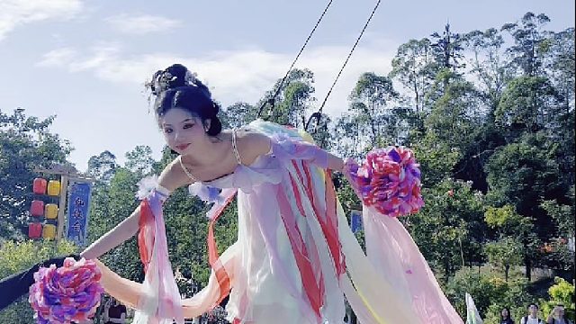 答应你的她，记得来东莞观音山体验飞天威亚，圆一个仙女梦、飞天梦