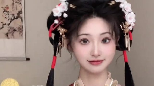 桃之夭夭，灼灼其华。