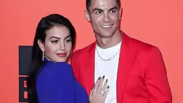 C罗二选一选了乔治娜，难道这就是投桃报李？