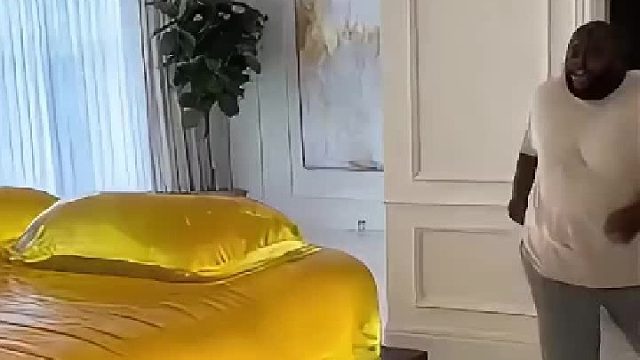 超豪华卧室大揭秘，惊艳的黄色大水床，奢华至极！