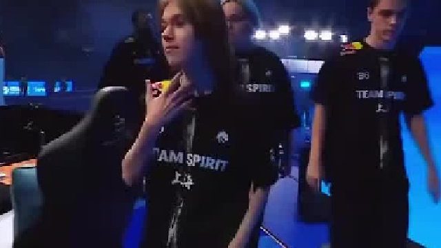 你三岁打瓦可能是假的，但Donk七岁打穿越火线是真的