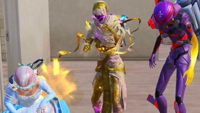 为了救队友也是拼命啦！