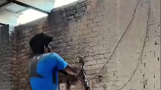 没想到普普通通的泥巴经过工匠一番加工，就能制作出家家必备之物！