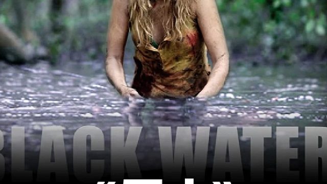 荒野垂钓遇鳄，险象环生