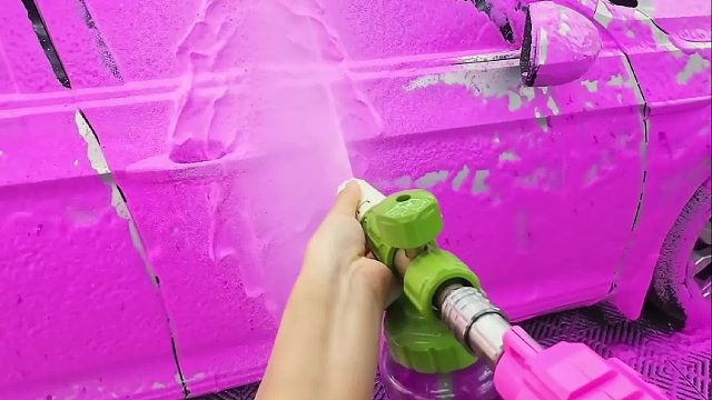 精洗汽车。今天带大家沉浸式感受一下我们家洁癖式精洗都是怎么洗的。