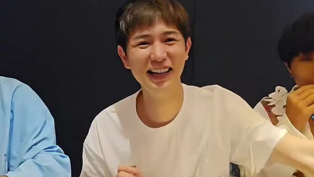 难怪被叫童老六，童锦程把子圣和志龙坑到没边，弹幕：两个倒霉蛋