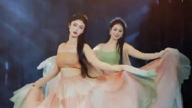 小姐姐展示古典舞，姿态好美！