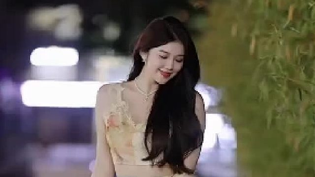 长裙飘飘，仙女。