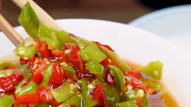 白粥配上剁椒贡菜真的是绝绝子呀