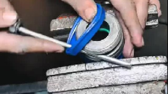 巴基斯坦师傅更换液压缸密封圈全过程