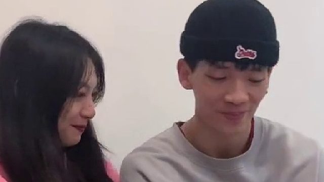 快来看看这是不是你对象谈恋爱时的样子！