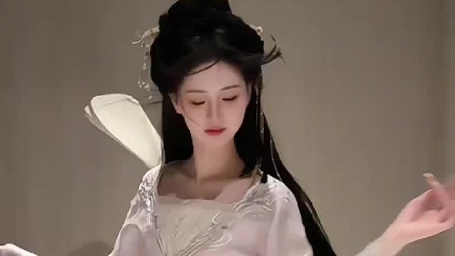 小说里那不苟言笑的大师姐！